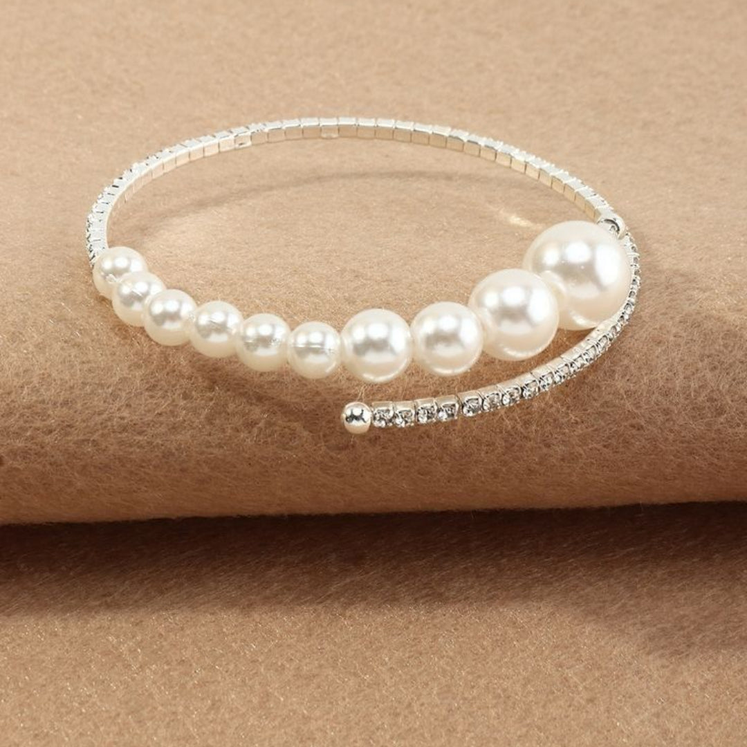 Pearl Curve Bracelet