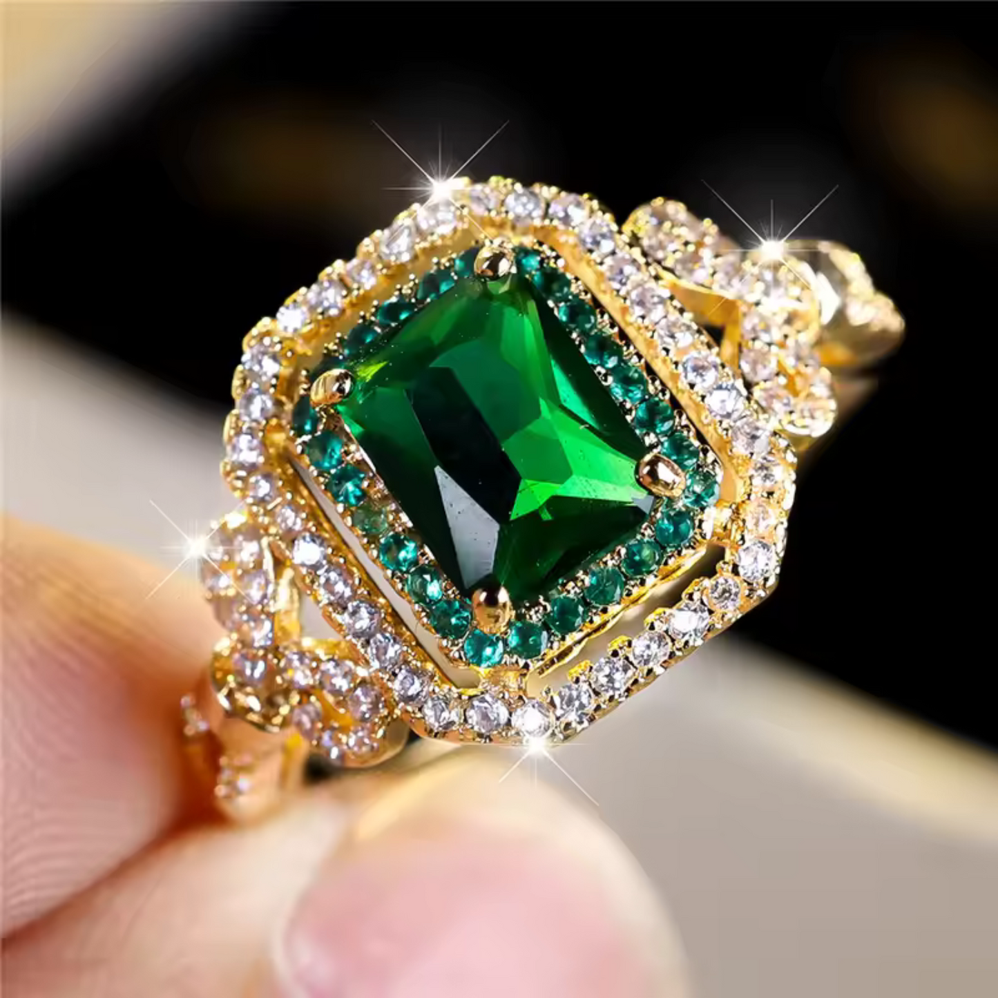 Emerald Glow Royal Halo Ring